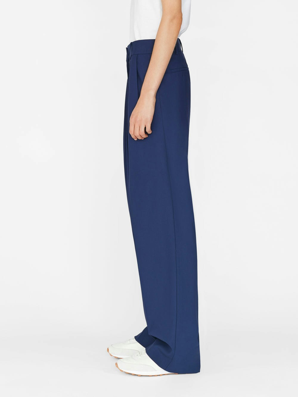 pants side view alt:fit1